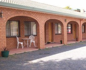 Cooma Country Club Motor Inn - Mackay Tourism 0