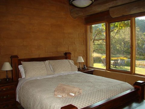 Snowy Wilderness Resort - Mackay Tourism 0