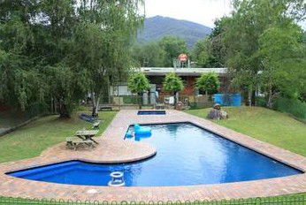 Khancoban Alpine Inn - Mackay Tourism 0