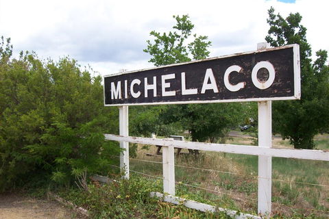 Michelago Village Inn - Mackay Tourism 0