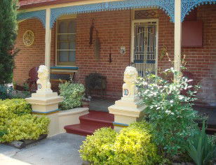 Tumut Accommodation Sefton House - Mackay Tourism 1