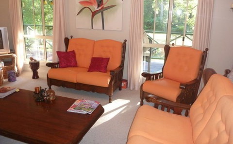 Bush And Beach Bed And Breakfast - Mackay Tourism 1