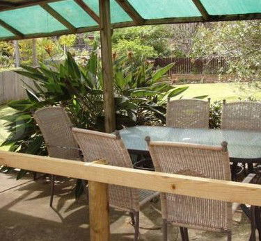 Forster Hilltop Retreat - Mackay Tourism 0