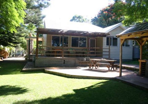 Pine Cottage - Mackay Tourism 0