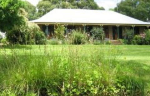 Accommodation Pinn Cottage - Mackay Tourism 1