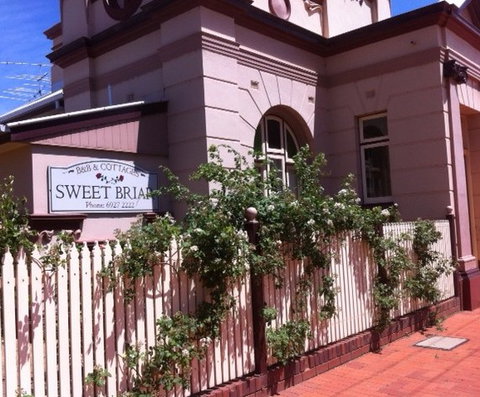 Sweet Briar Bed And Breakfast And Cottages - Mackay Tourism 2