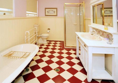 Sweet Briar Bed And Breakfast And Cottages - Mackay Tourism 3