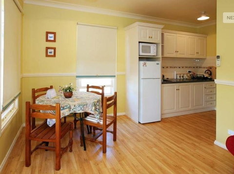 Sweet Briar Bed And Breakfast And Cottages - Mackay Tourism 5