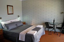 Motel Meneres - Mackay Tourism 2