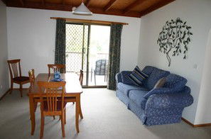 Murray Bank Holiday Units And Yabby Farm - Mackay Tourism 3