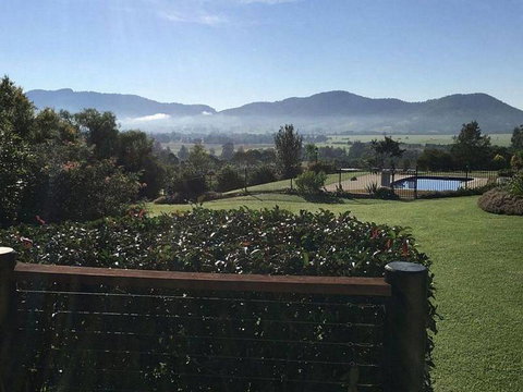 Avon View Stays - Mackay Tourism 3