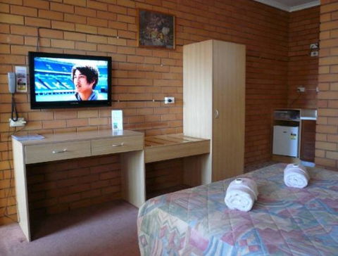 Grong Grong Motor Inn - Mackay Tourism 1
