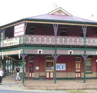 Henty Central Bed and Breakfast - Mackay Tourism