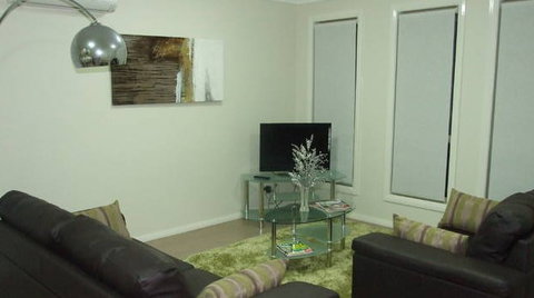 Armidale Executive Short Stay Apartments - Mackay Tourism 3