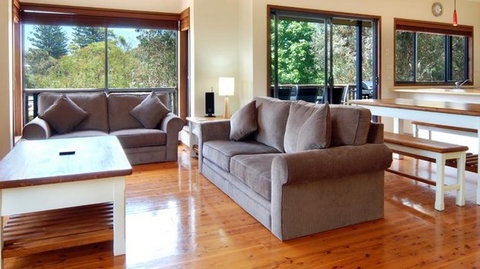 Burra By The Beach - Mackay Tourism 4