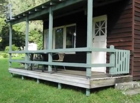 Ben Ricketts Environmental Mountain Cabins - Mackay Tourism 4