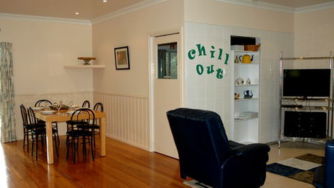 Carrs Hunter Valley Macadamia Farm Guest House - Mackay Tourism 0