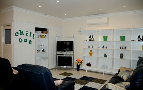 Carrs Hunter Valley Macadamia Farm Guest House - Mackay Tourism 1