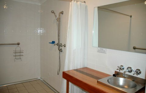 Carrs Hunter Valley Macadamia Farm Guest House - Mackay Tourism 3