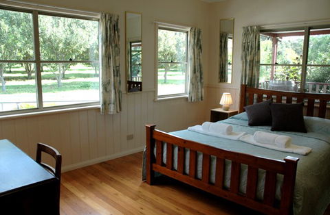 Carrs Hunter Valley Macadamia Farm Guest House - Mackay Tourism 5