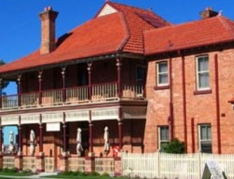 CBC Bed And Breakfast And Cafe - Mackay Tourism 3