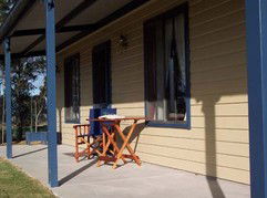Belmadar Rose Cottage - Mackay Tourism 0