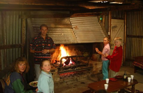 Blue Hills Farm Retreat - Mackay Tourism 1