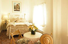 Clarendon Guesthouse - Mackay Tourism 2