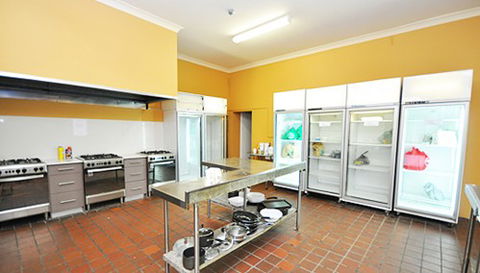 Blue Mountains Backpacker Hostel - Mackay Tourism 0