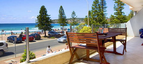 Absolute Beachfront Manly Bed And Breakfast - Mackay Tourism 1