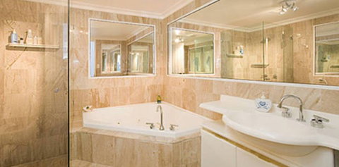 Absolute Beachfront Manly Bed And Breakfast - Mackay Tourism 2