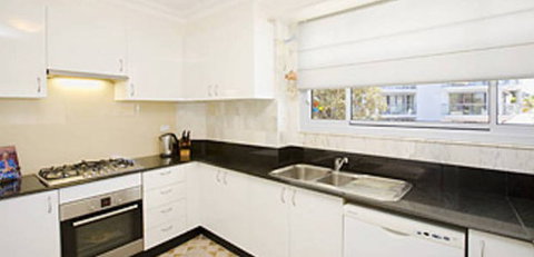 Absolute Beachfront Manly Bed And Breakfast - Mackay Tourism 3