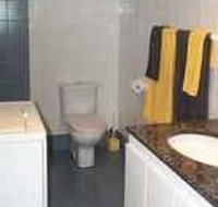 A Beach House Near Manly - Mackay Tourism