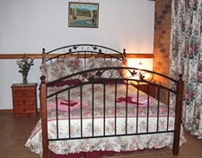 Twilight Grove Farm Bed And Breakfast  - Mackay Tourism 4