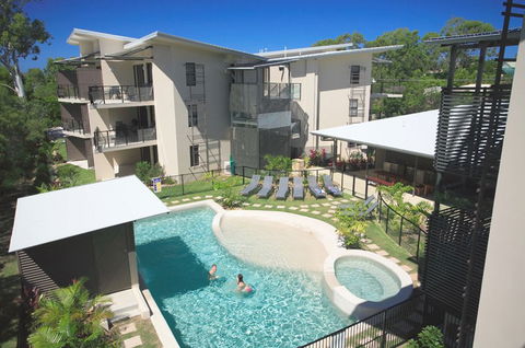 Agnes Water Beach Club - Mackay Tourism 3