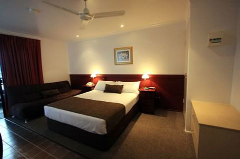 Xenia Central Studio Accommodation - Mackay Tourism 1