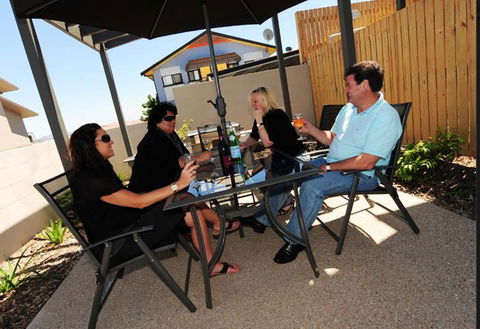 Gladstone Heights Executive Apartments - Mackay Tourism 0