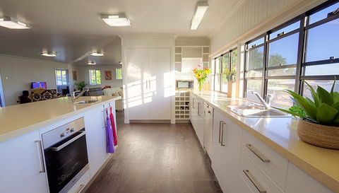 Sippers At Ballandean - Mackay Tourism 2