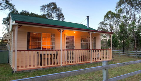 Accommodation Creek Cottages - Mackay Tourism 7