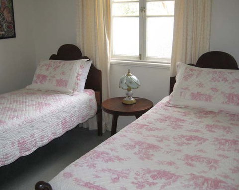 Hope Cottage Country Retreat At Assmanshausen Winery - Mackay Tourism 0