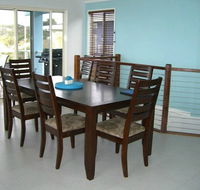 Blue Ocean View Beach House - Mackay Tourism