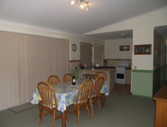Hillcrest - Holiday Home - Mackay Tourism 3