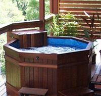 Ravensbourne Escape Tree Tops - Mackay Tourism