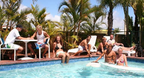 Coolangatta YHA Backpackers Hostel - Mackay Tourism 1