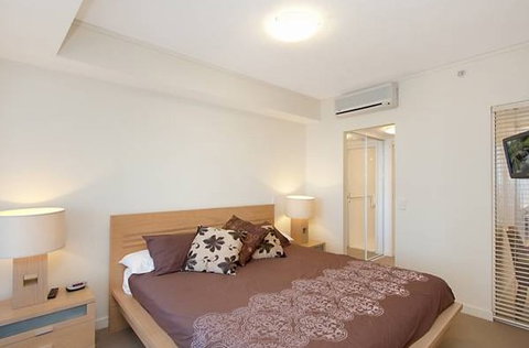 Grand Mercure Apartments Coolangatta - Mackay Tourism 1