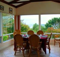 Albany View Street Lodge Bed and Breakfast and Art Studio - Mackay Tourism