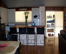 Boranup Cottage - Mackay Tourism 0