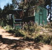Uhuru Chalets - Mackay Tourism