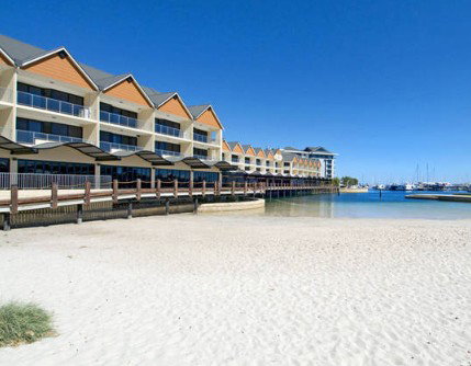 Quality Suites Crest Mandurah - Mackay Tourism 1