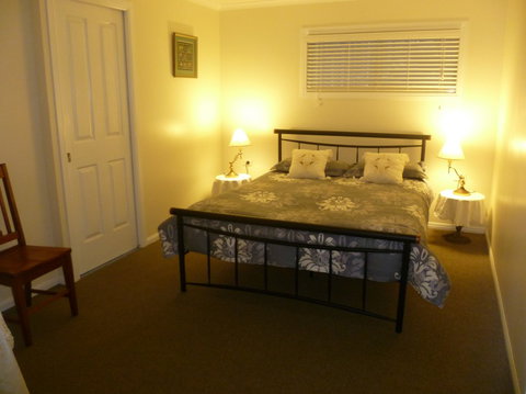 Moreton Island Bed And Breakfast Accommodation - Kiarabilli - Mackay Tourism 0